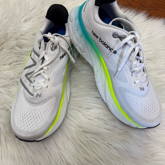 New Balance Fresh Foam X More v4 - Picture 2 of 14